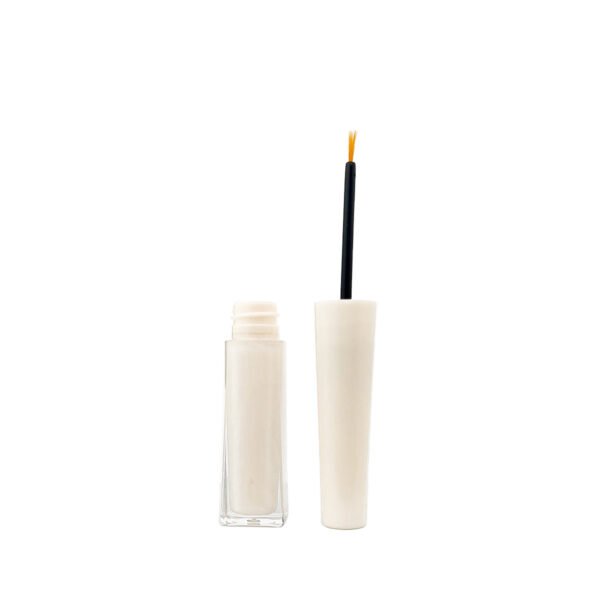 Liquid eyeliner pen